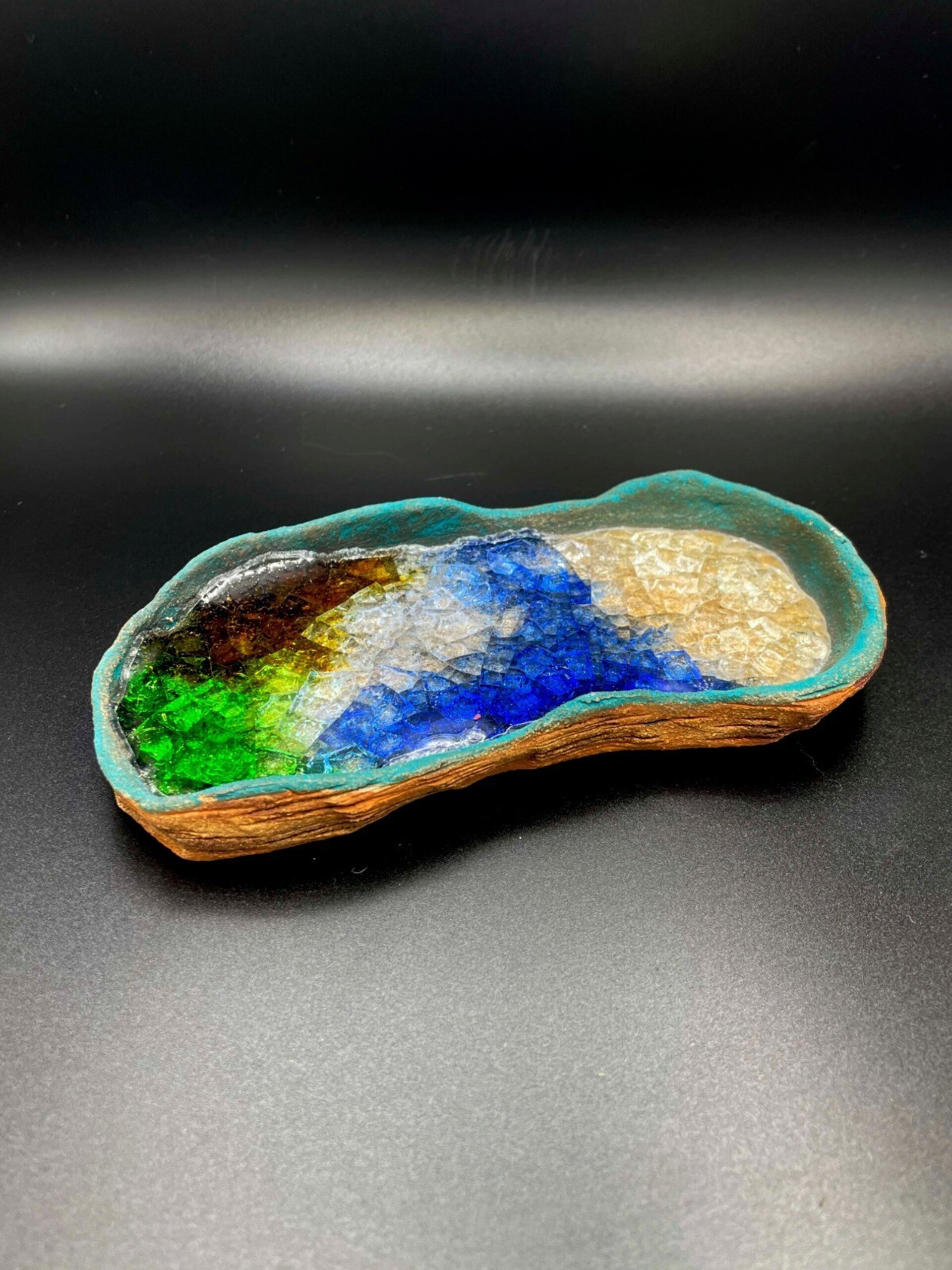 Bandeja con cristal fundido sobre barro refractario en monocción - 3