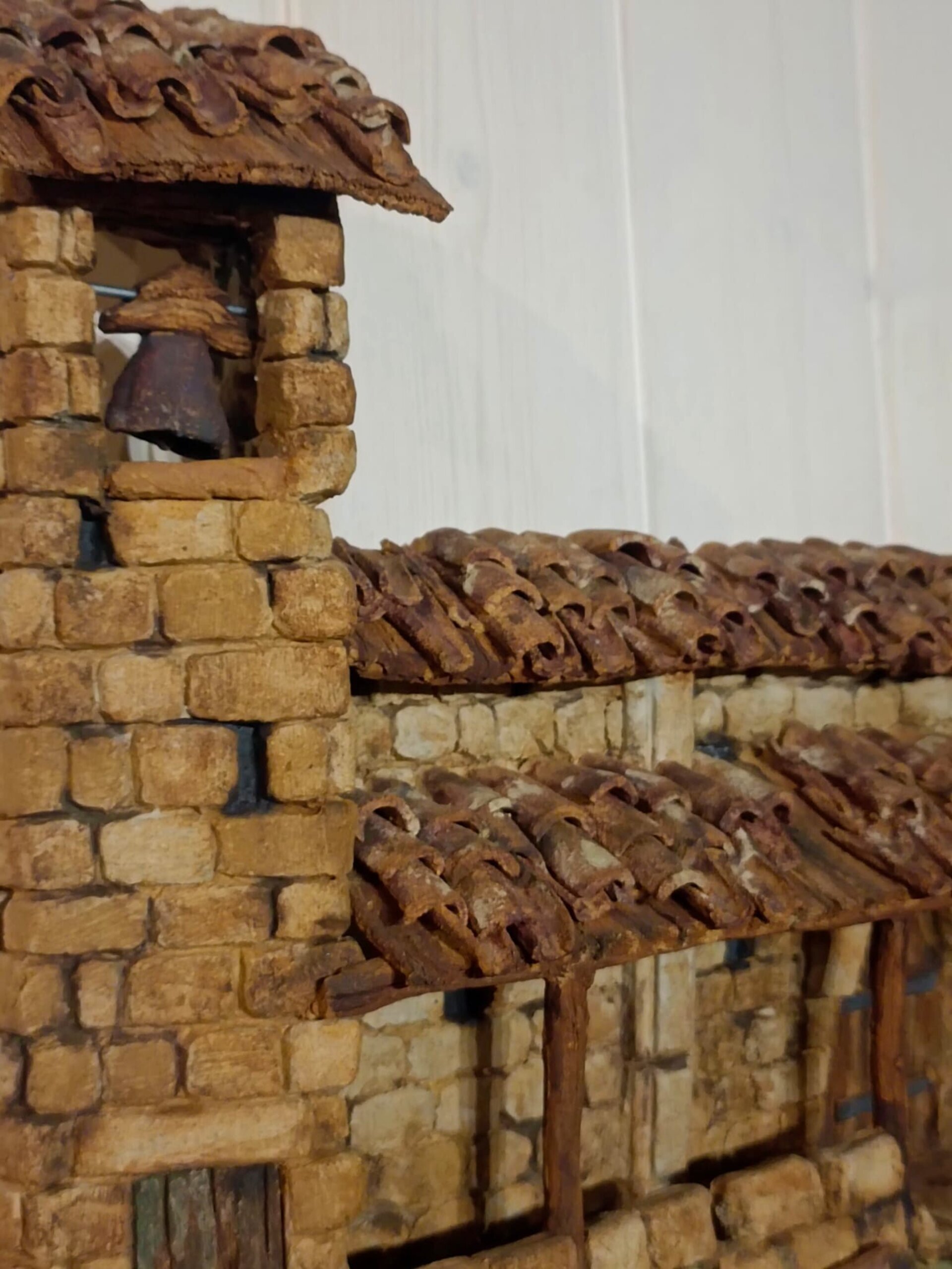 Ermita con campana en cerámica artística - 2